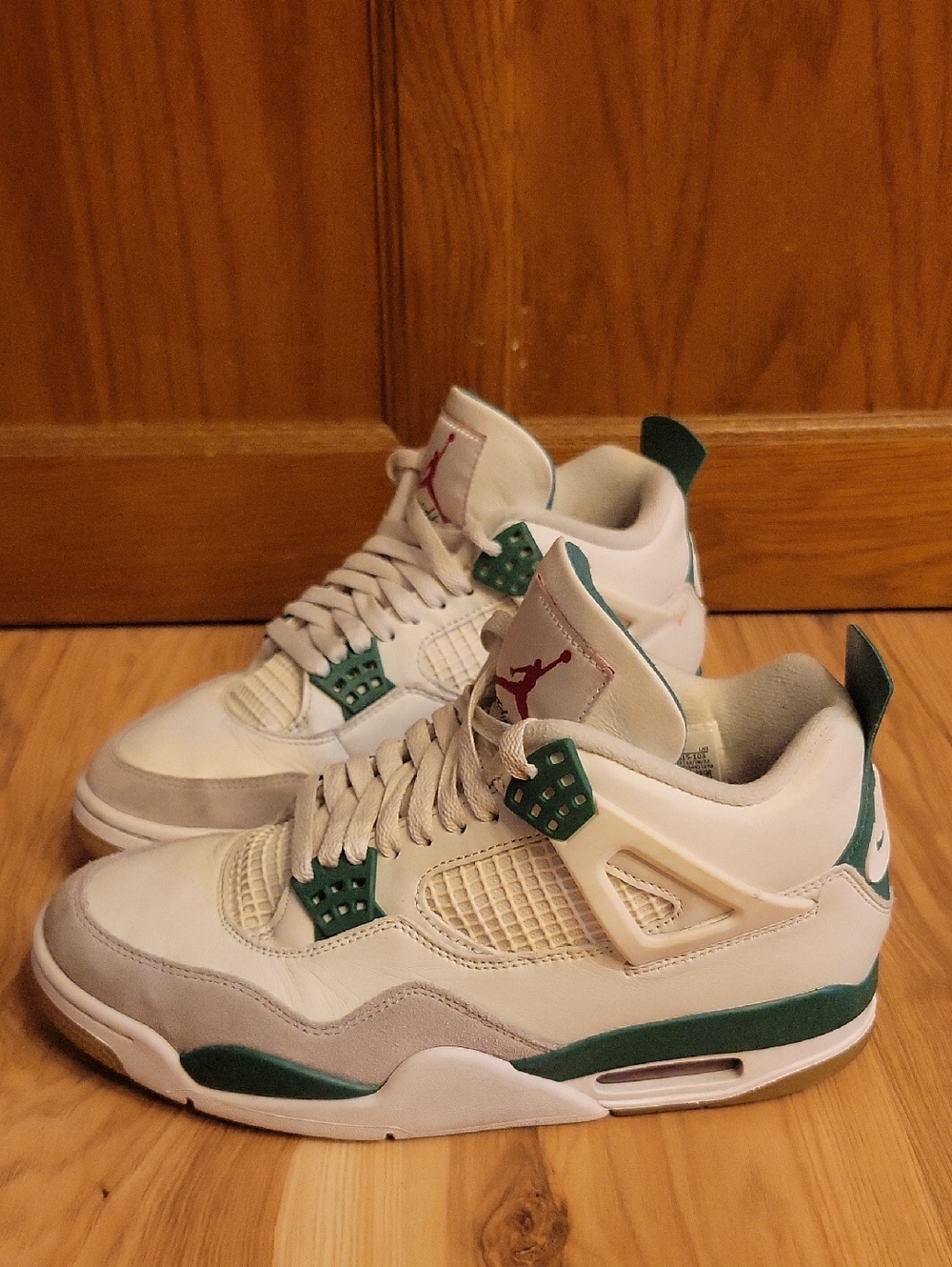 Nike SB x Jordan 4 Retro SP 'Pine Green'